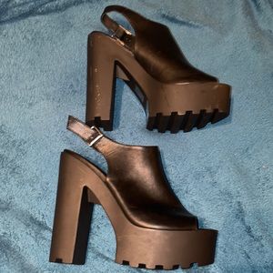 Black platform heel